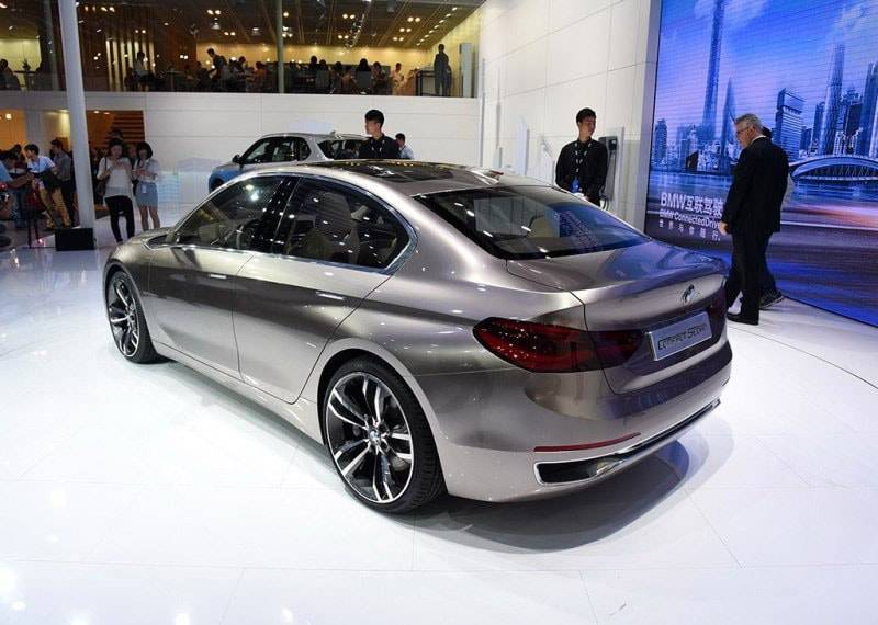 Фото BMW Compact Sedan Concept (вид сзади)
