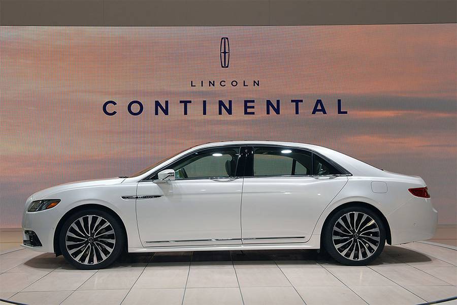 Фото седана Lincoln Continental 2017-2018 года