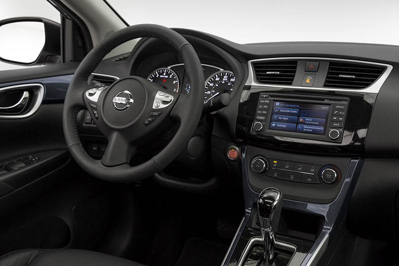 Интерьер Nissan Sentra 2016-2017 года