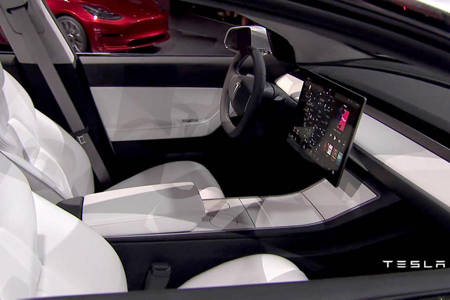 Фото салона Tesla Model 3 2017-2018 года
