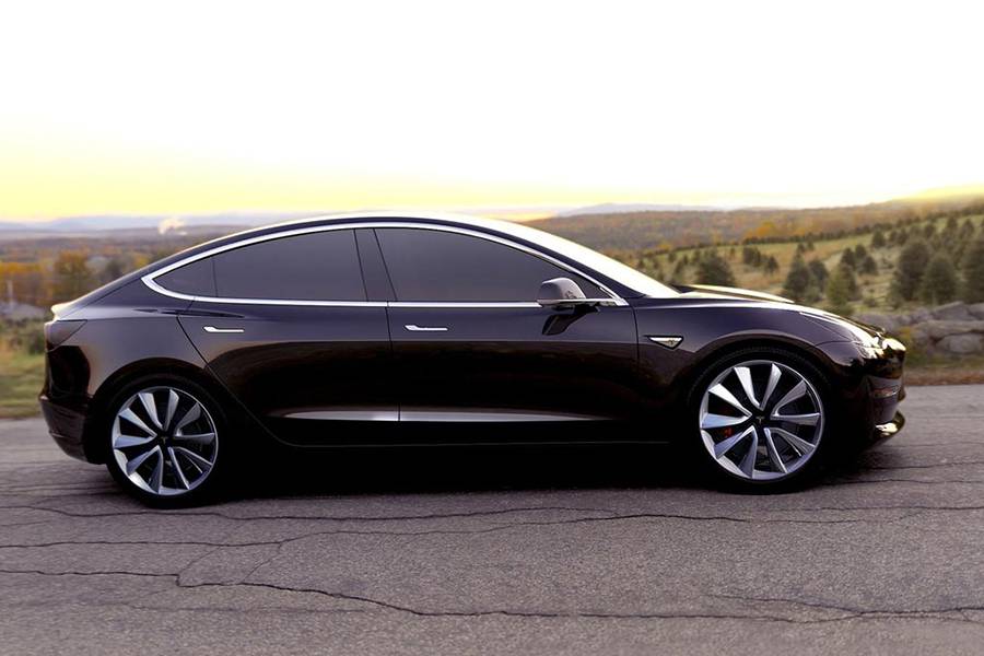 Фото электромобиля Tesla Model 3 2017-2018 года