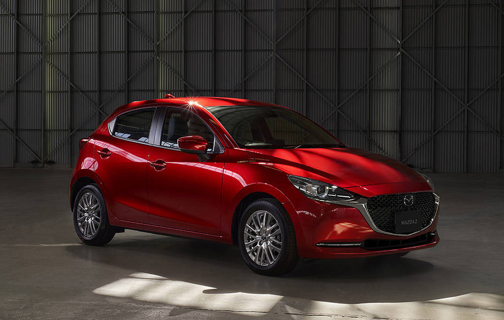 Обновленный хэтчбек Mazda 2 2019-2020