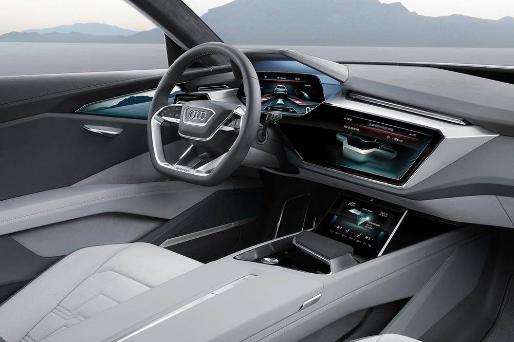 Фото салона Audi e-tron quattro concept