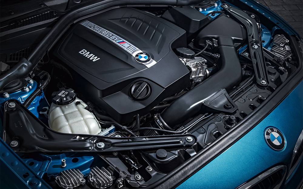 BMW M2 Coupe 2016-2017 модельного года - двигатель