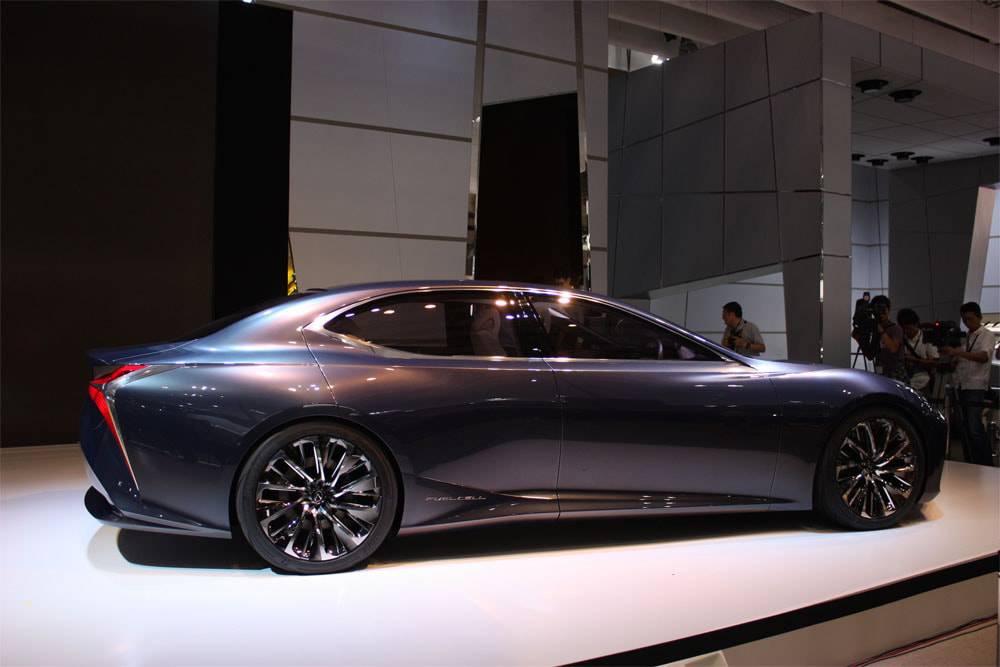 Фото Lexus LF-FC Concept - вид сбоку
