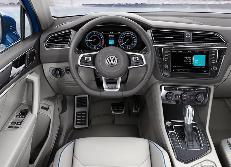 Фото салона Volkswagen Tiguan GTE Concept 2015-2016 модельного года