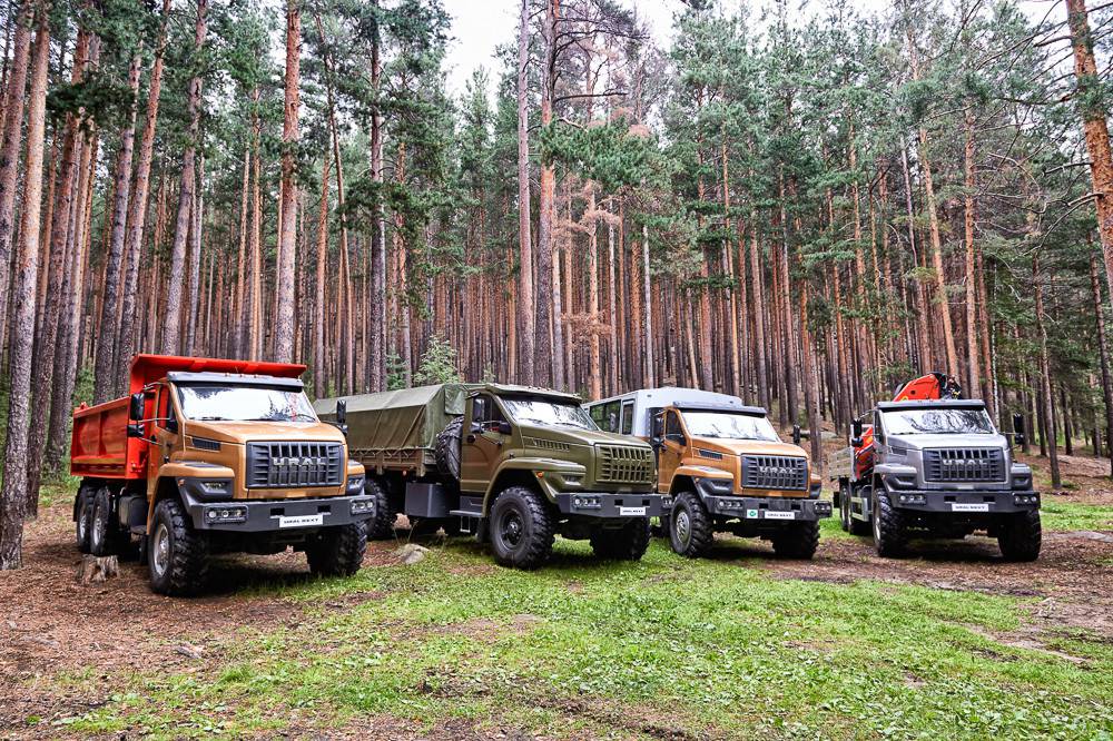Фото семейство грузовиков Урал-Next