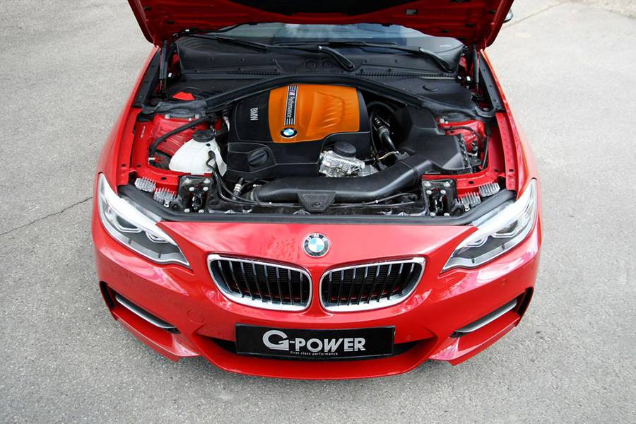 Фото двигателя BMW M235i от G-Power 