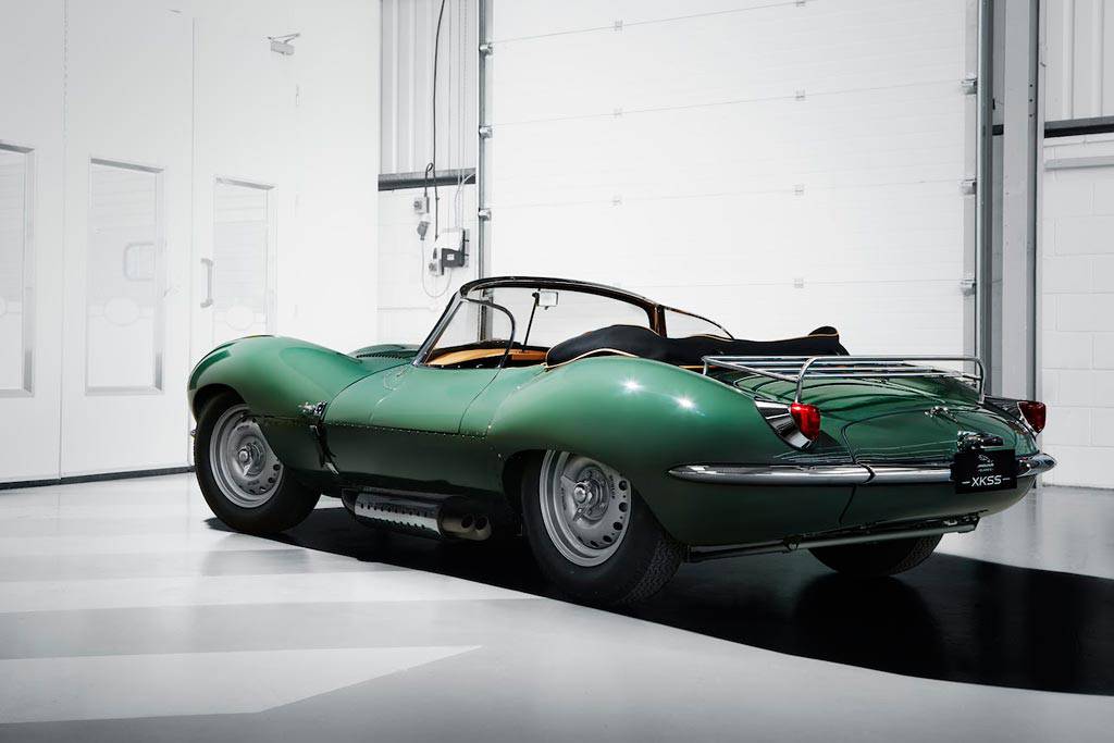 фото XKSS 1957 года от Jaguar вид сзади