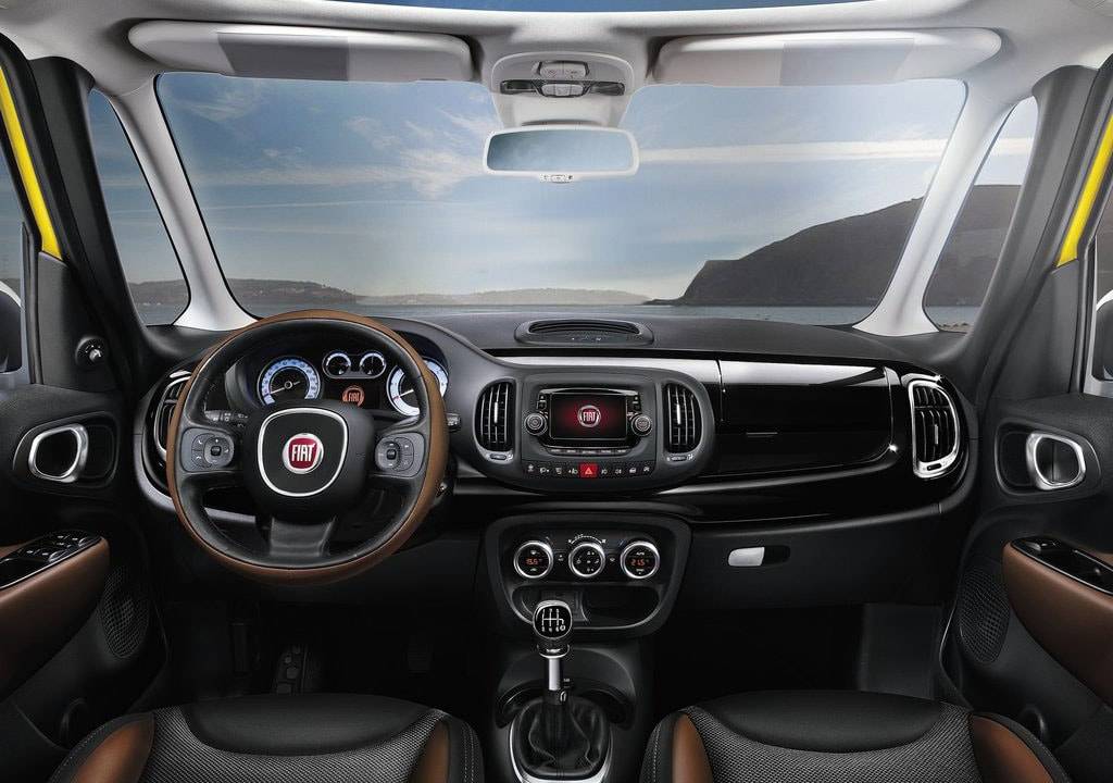 фото интерьера Fiat 500 L 2017-2018