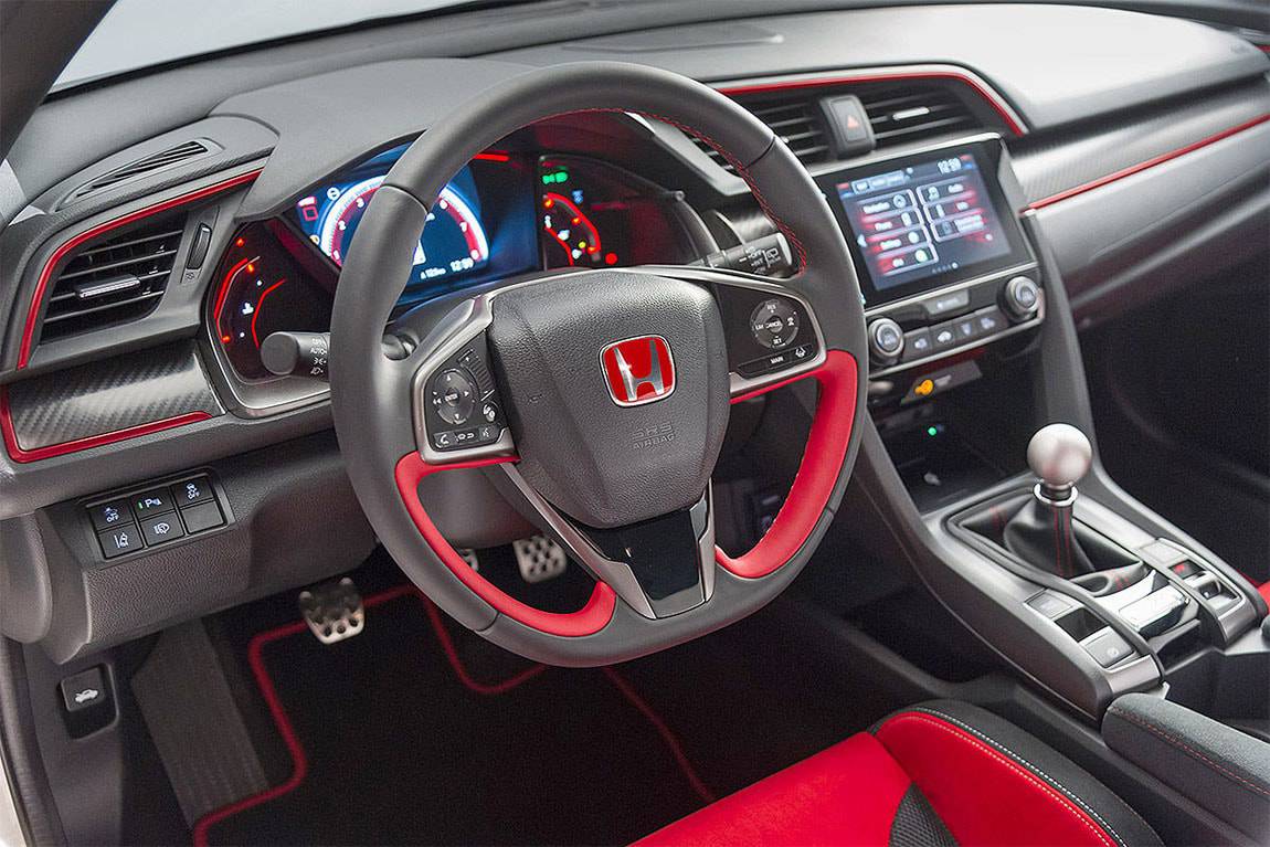 фото салона Honda Civic Type R 2017-2018 года