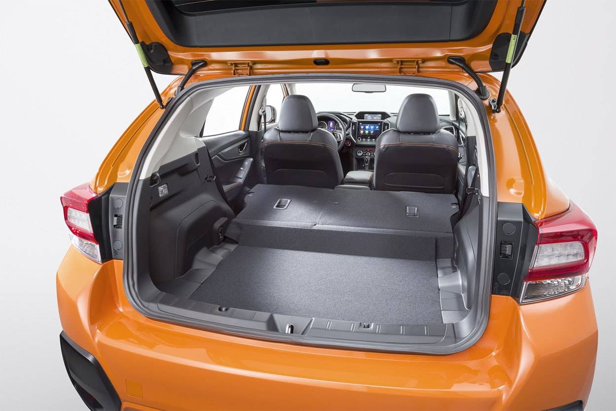 картинки багажника Subaru XV 2017-2018 года