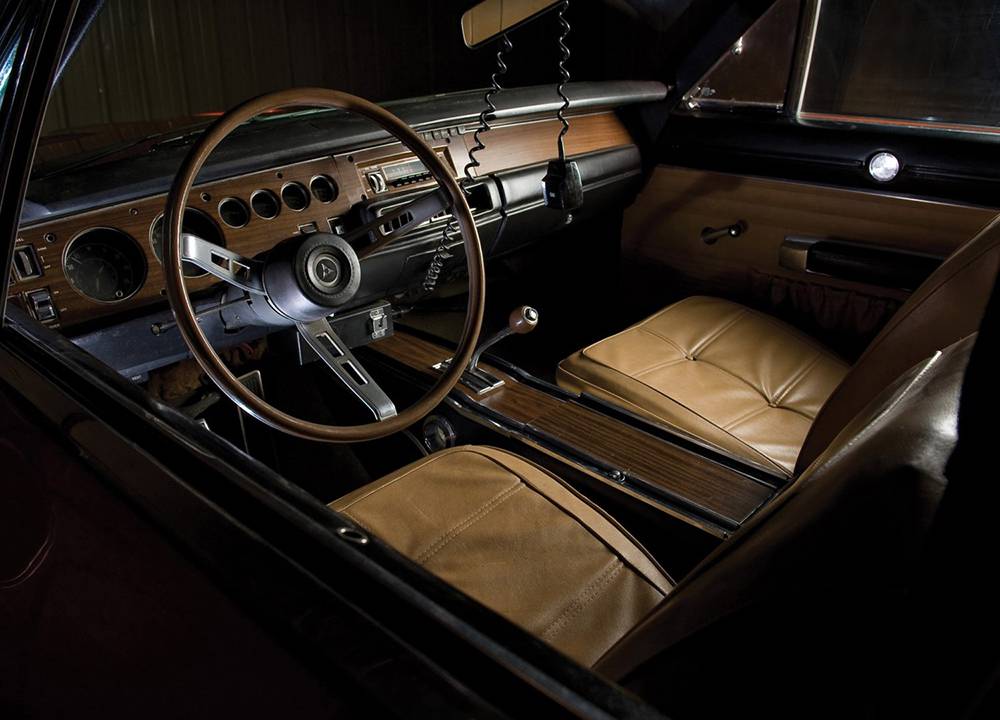 Фото салона Dodge Charger 1969 года