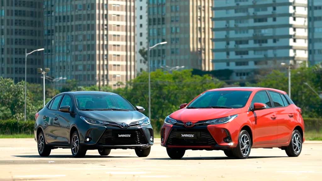 Toyota Yaris 2023 - новые хэтчбек и седан