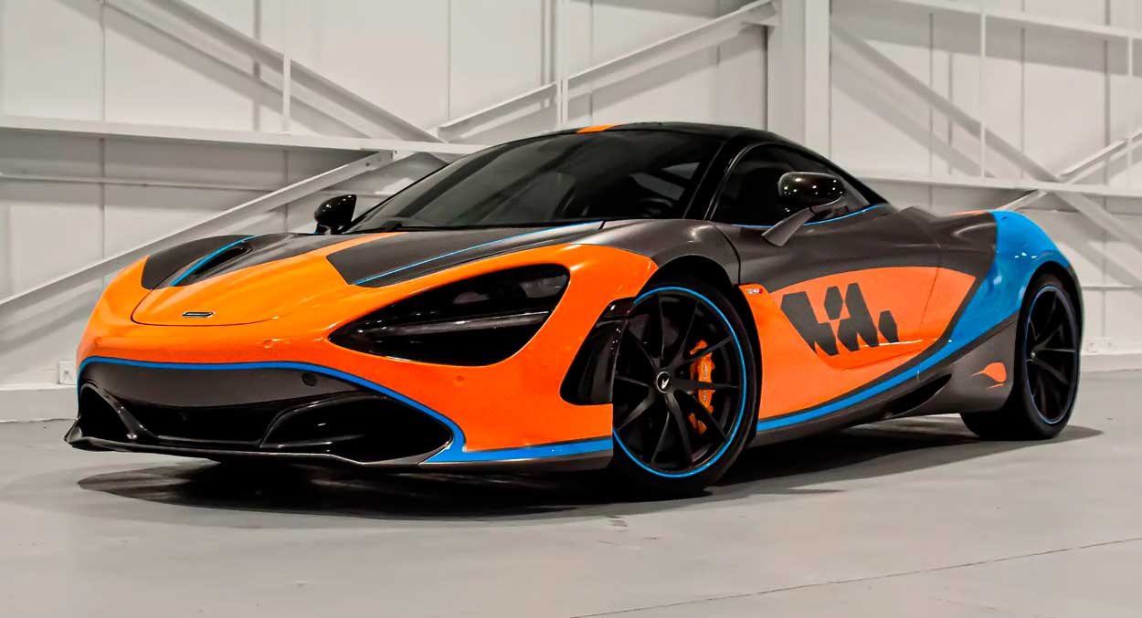 Спорт-кар McLaren 720S 2022
