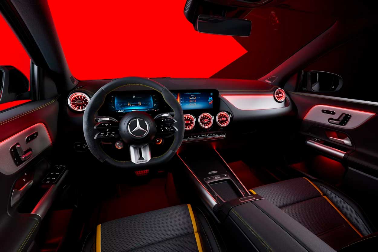 Mercedes-AMG GLA 45 S 2024 – получил незначительную подтяжку лица, сохранив двигатель мощностью 416 л.с.