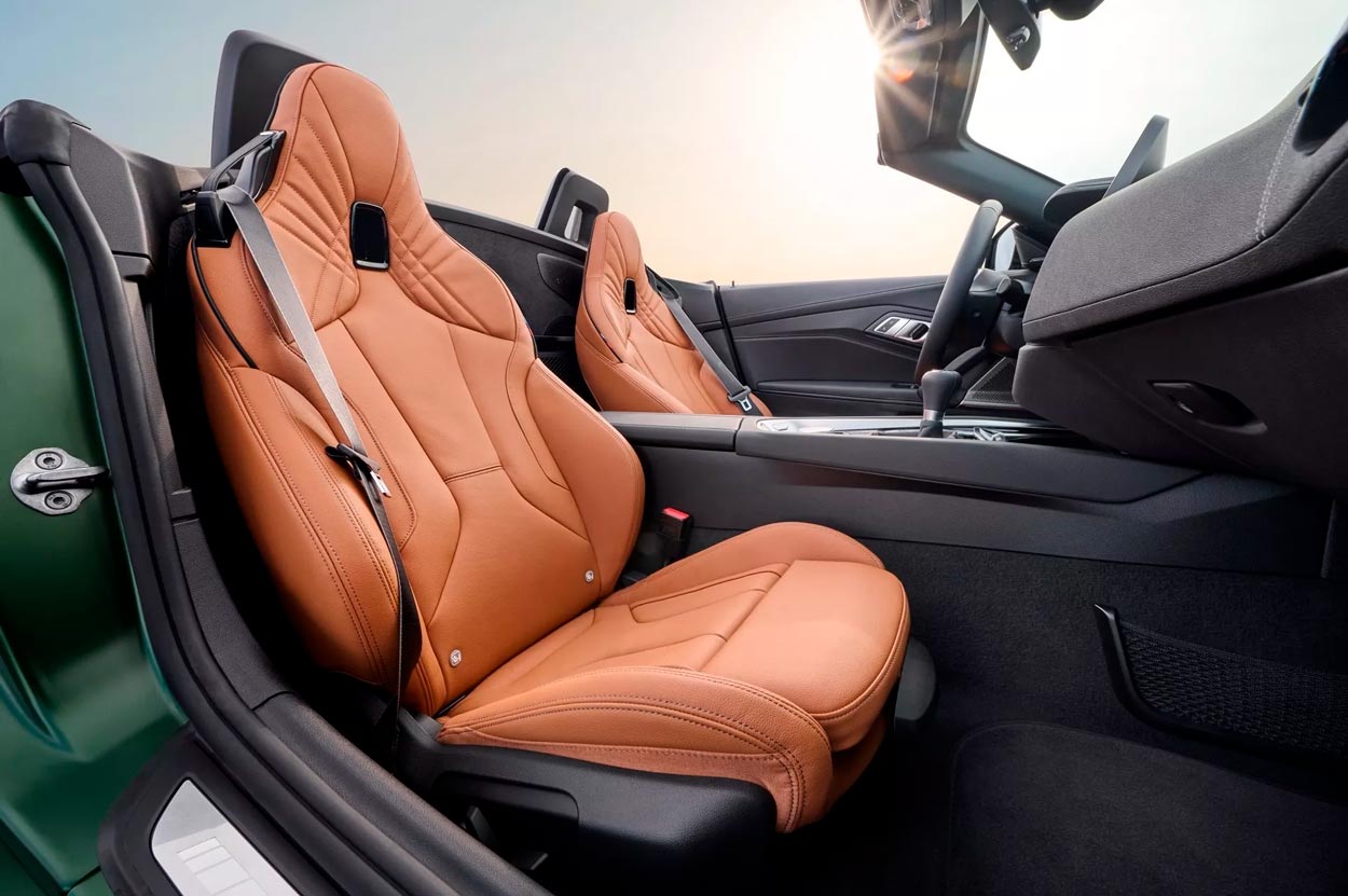 BMW Z4 M40i 2025 наконец получит механическую коробку передач