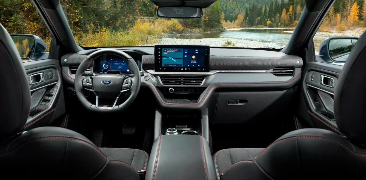 В 2025 году Ford Explorer дебютирует с новым лицом, большим экраном, но без гибрида