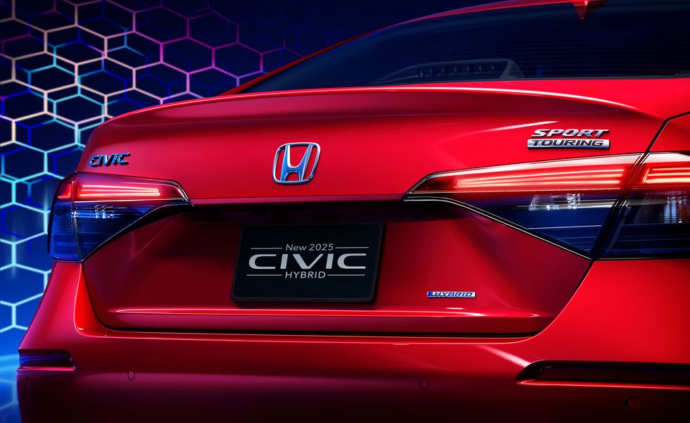 Honda Civic hybrid 2025 с новыми крутыми колесами