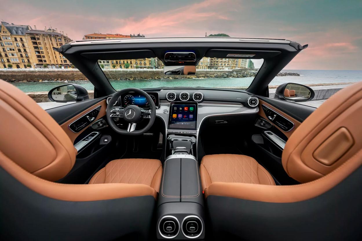 Кабриолет Mercedes CLE 2024 года предложен с четырьмя двигателями на выбор