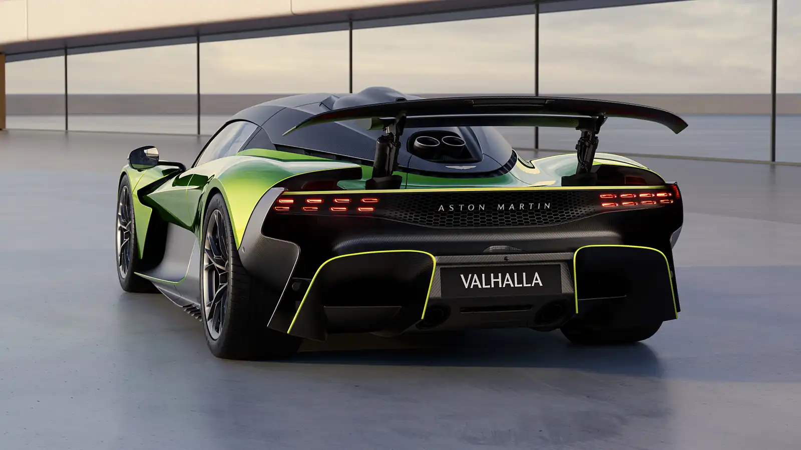 Фото Aston Martin Valhalla 2026 вид сзади