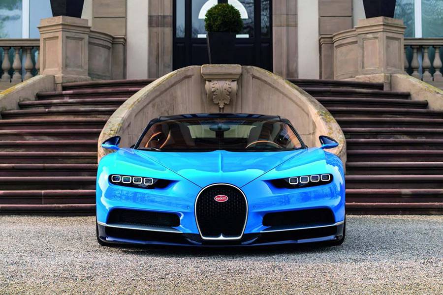 Фото гиперкар Bugatti Chiron 2016-2017 года