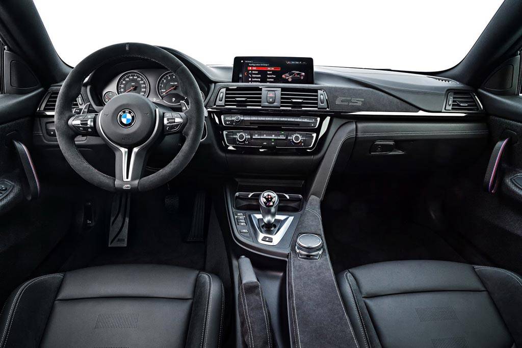 фото салона BMW M4 CS 2018