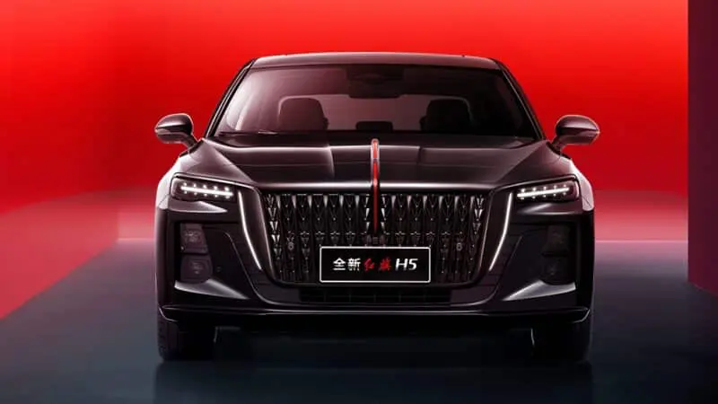 Hongqi H5 PHEV вид спереди