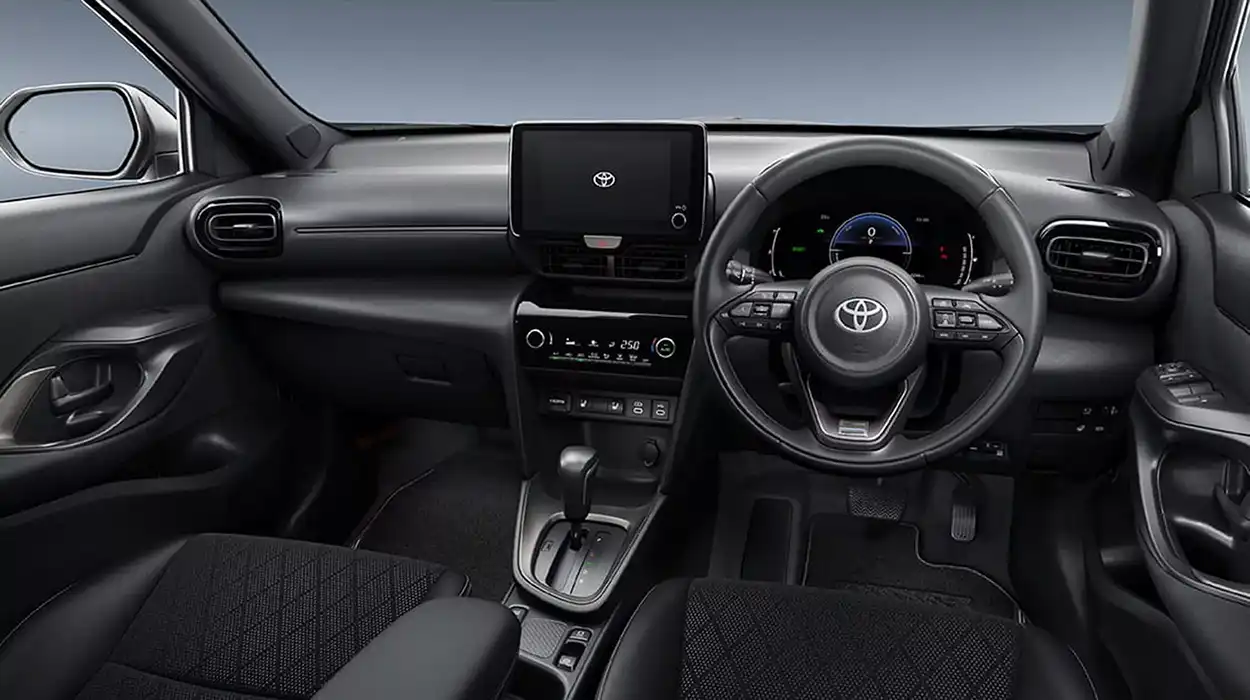 Салон Toyota Yaris Cross Z Urbano