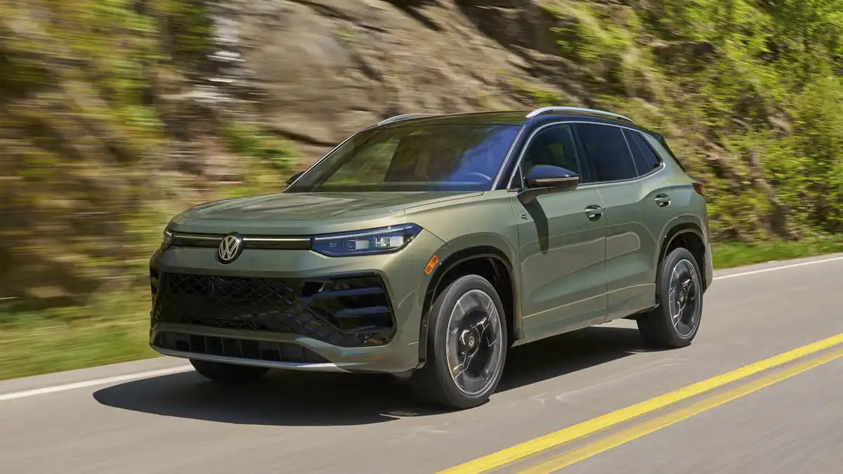 VW Tiguan 2026 вид спереди