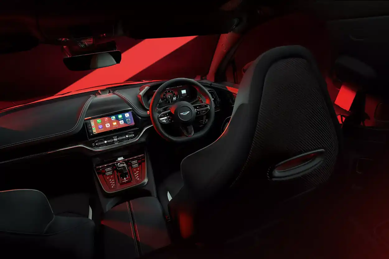 Салон Aston Martin DBX S