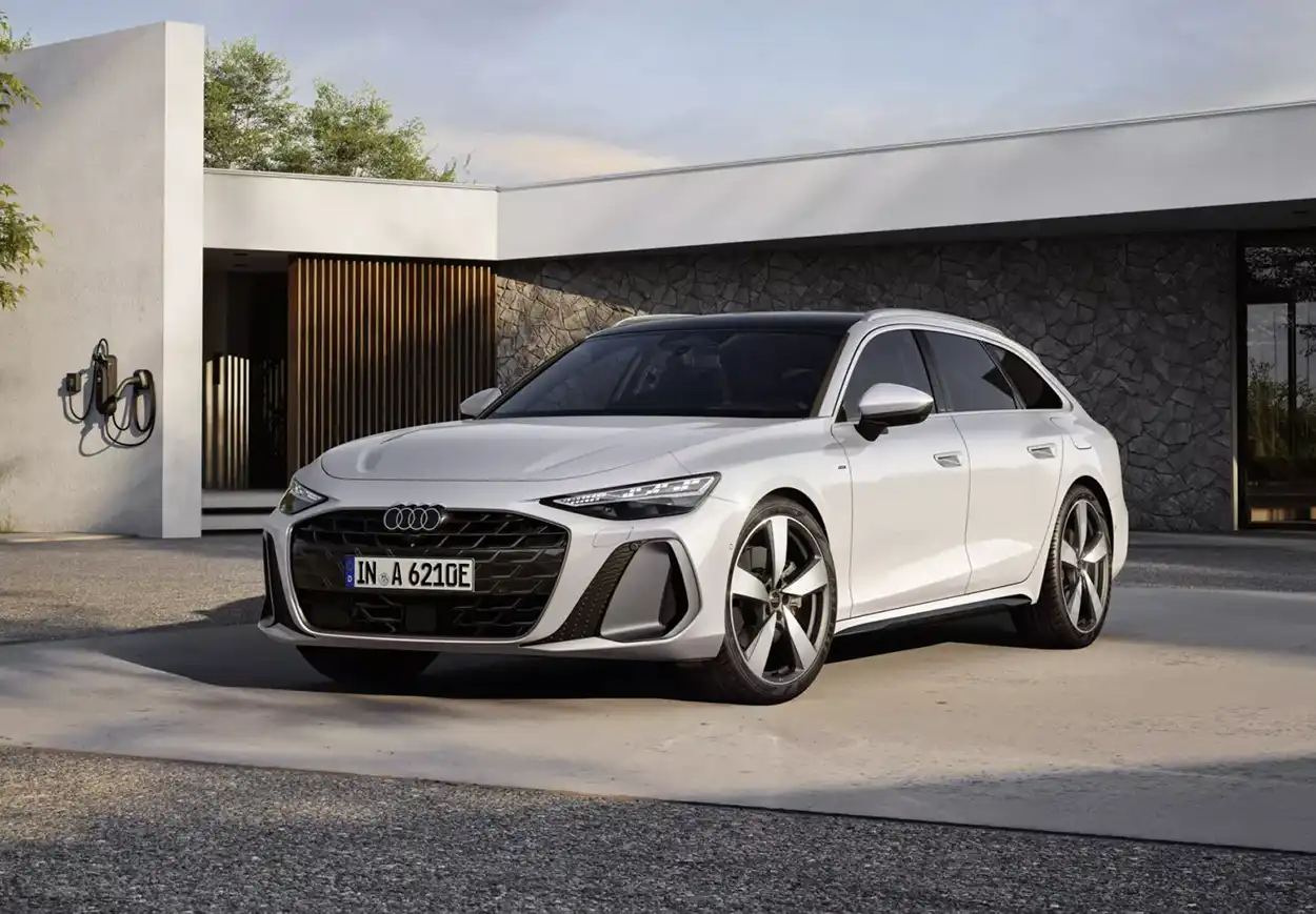 Универсал Audi A6 Avant вид спереди