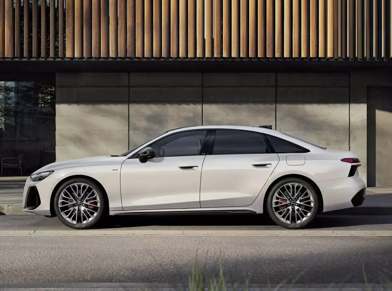 Седан Audi A6 вид сбоку