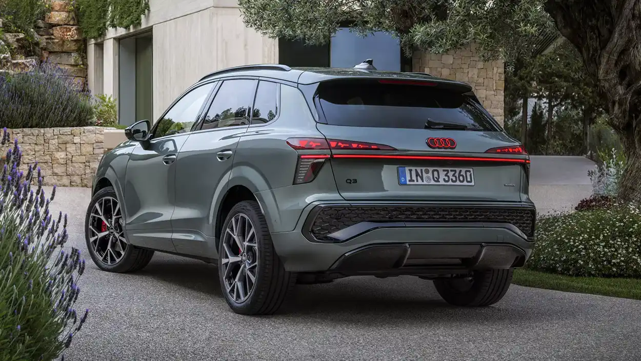 Audi Q3 2026 вид сзади