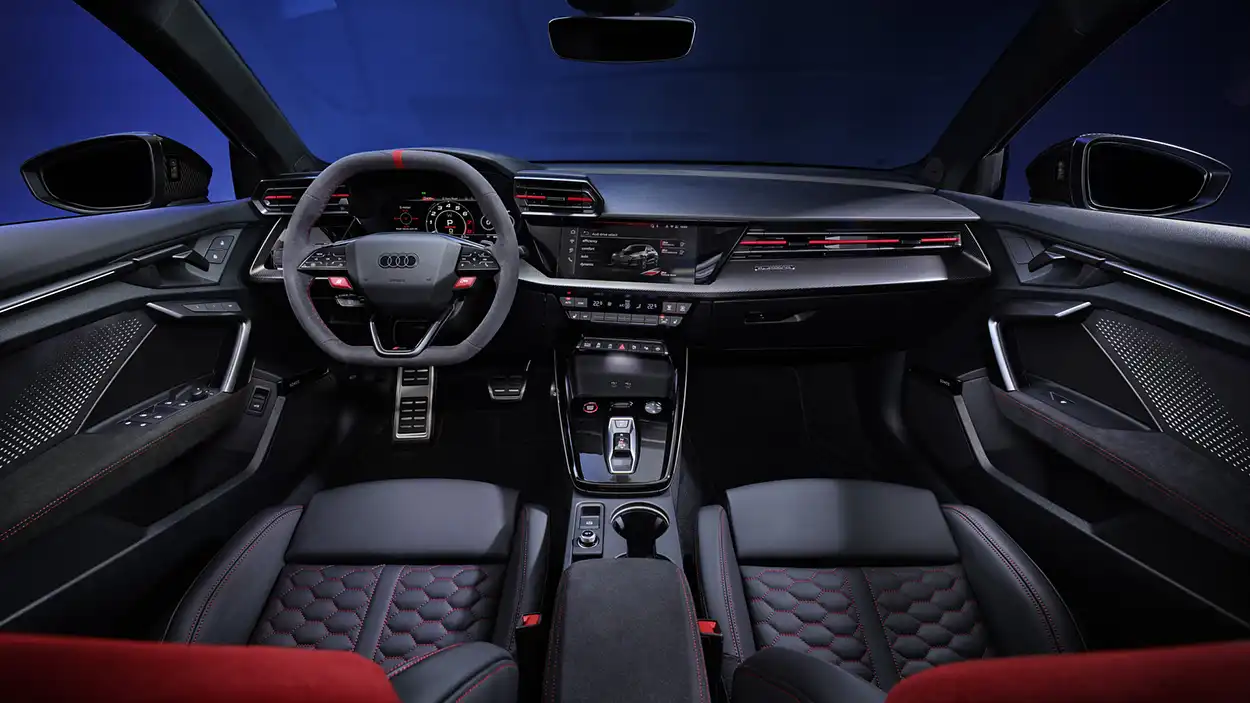 Салон Audi RS 3 2025