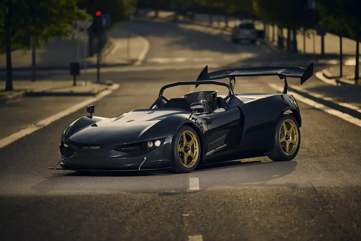 Электрический спорткар Baltasar Revolt R concept