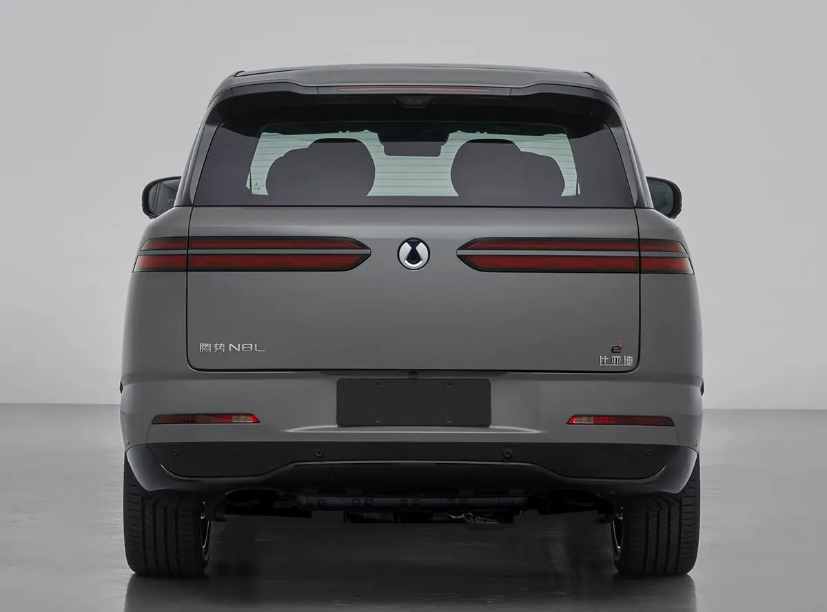 BYD Denza N8L PHEV вид сзади