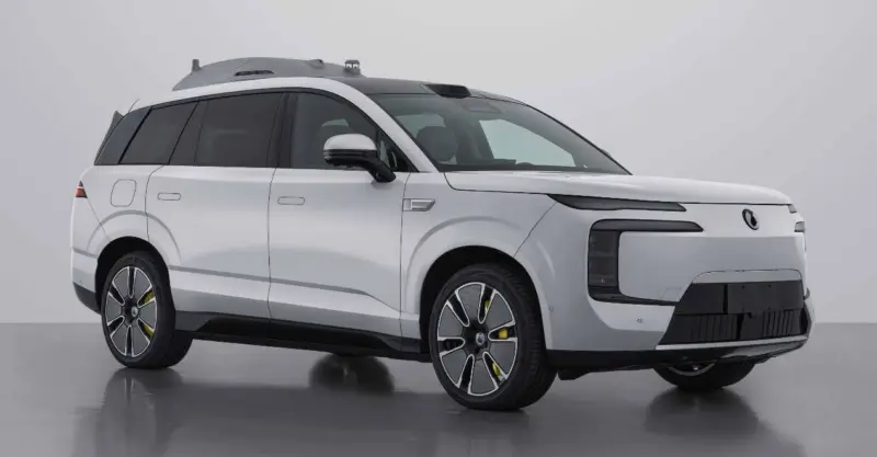 BYD Denza N8L PHEV версия с дроном