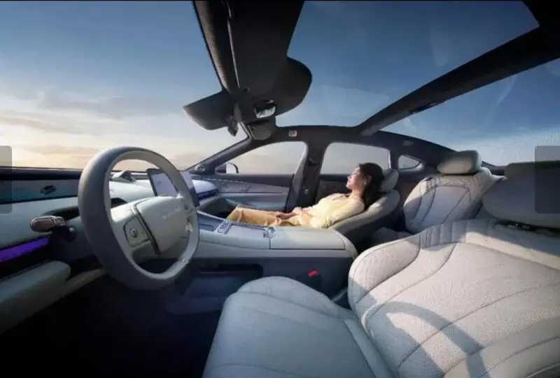 Интерьер Chery Exeed Exlantix ES 2025
