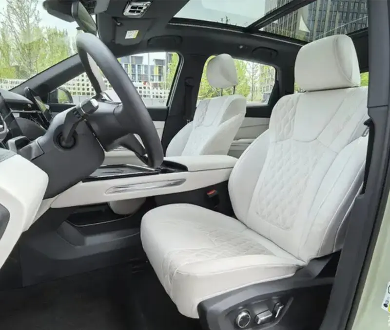 Интерьер FAW Bestune Yueyi 07 PHEV