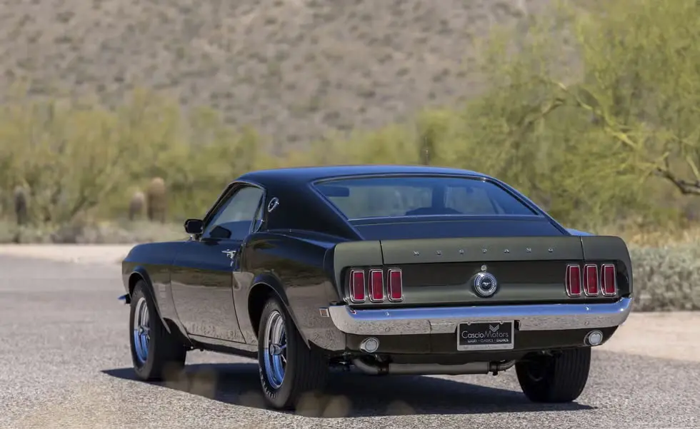 Ford Mustang Boss 429 1969 вид сзади