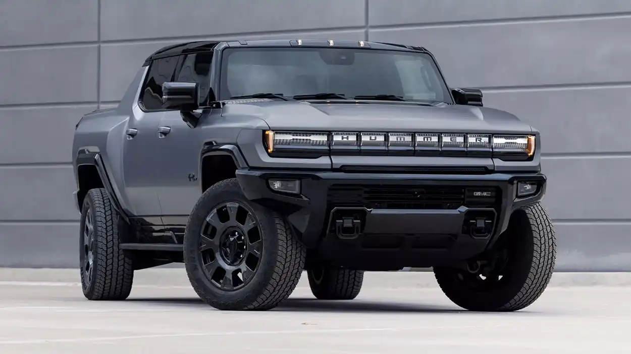 GMC Hummer 2026 вид спереди