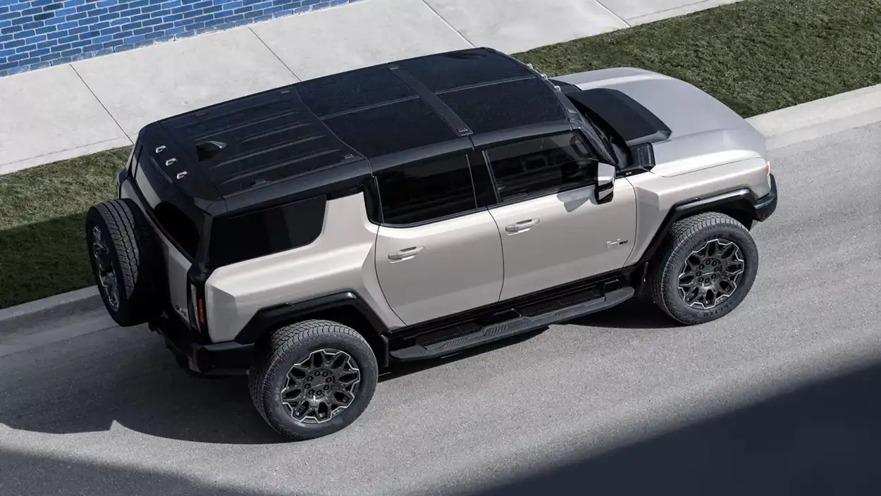 GMC Hummer 2026 вид сверху