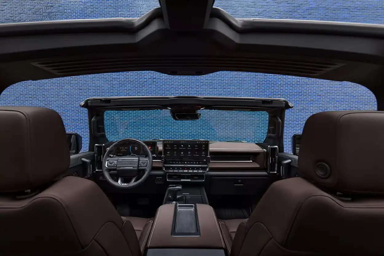 Интерьер GMC Hummer 2026