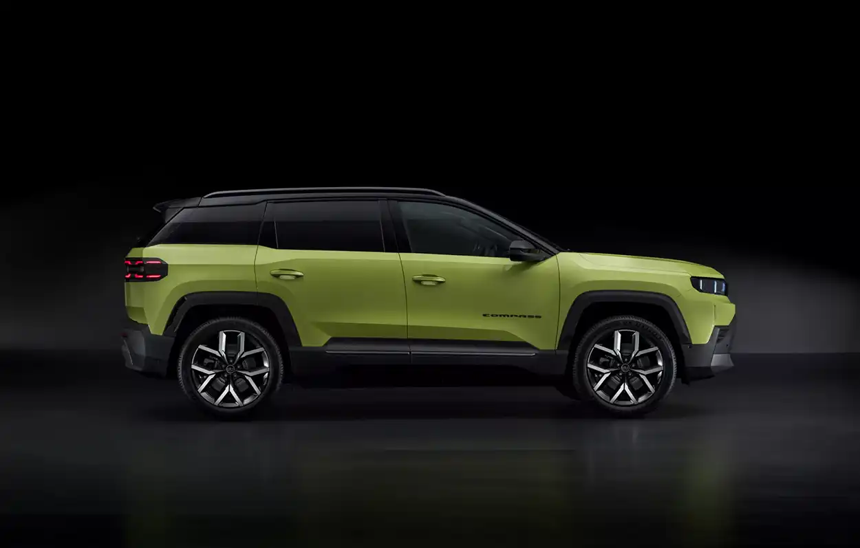 Jeep Compass 2026 вид сбоку