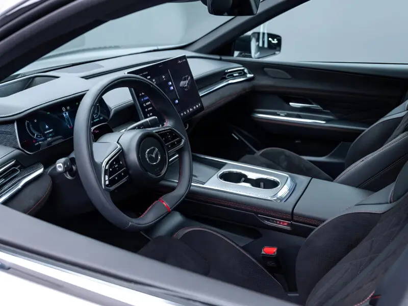 Интерьер Mazda EZ-6 Sports Edition