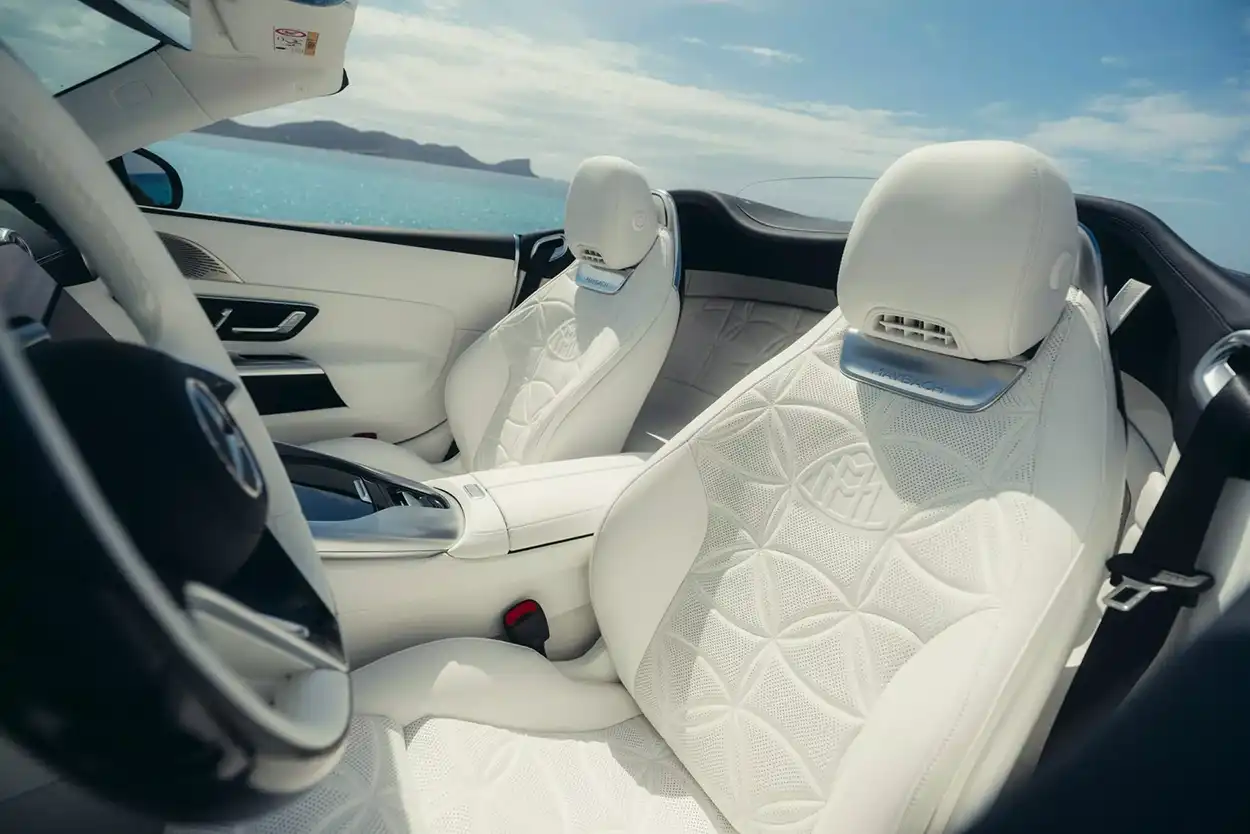 Интерьер Mercedes-Maybach SL680 Monogram