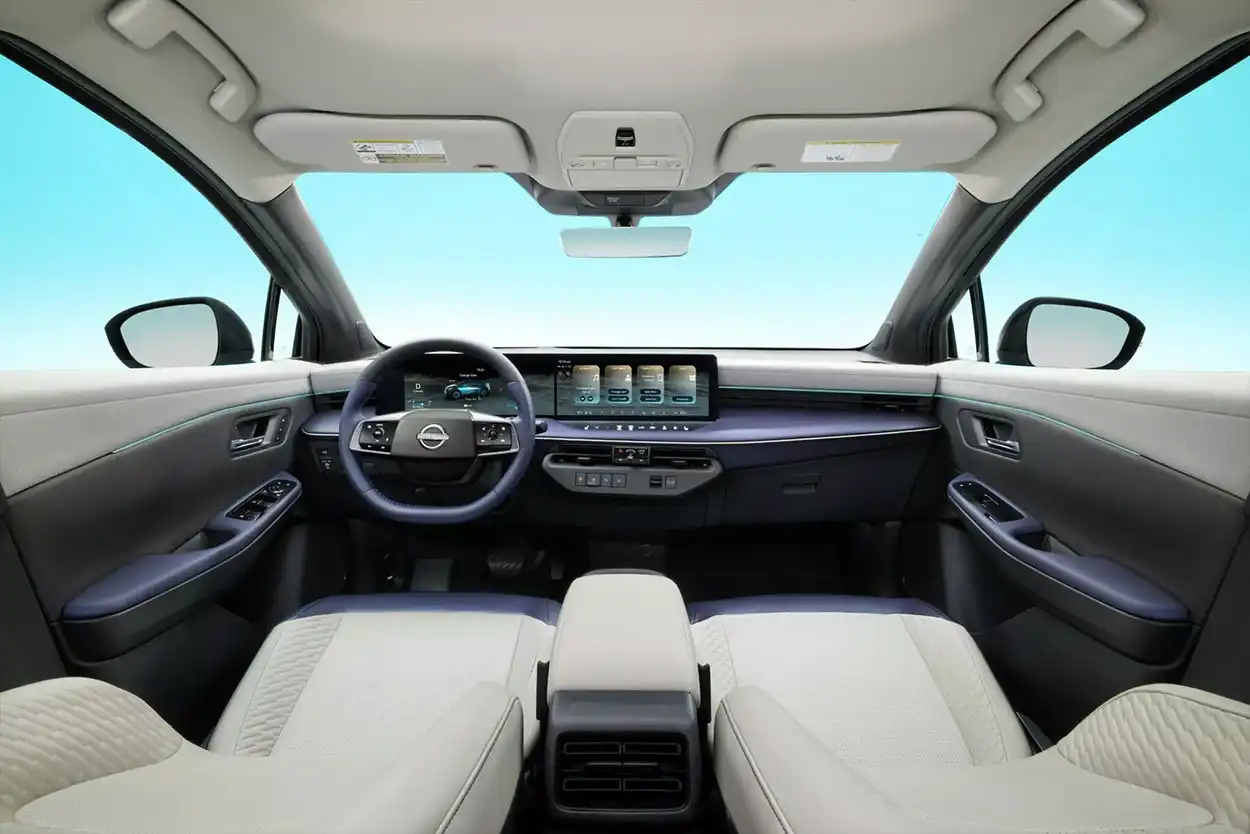 Салон Nissan Leaf 2026
