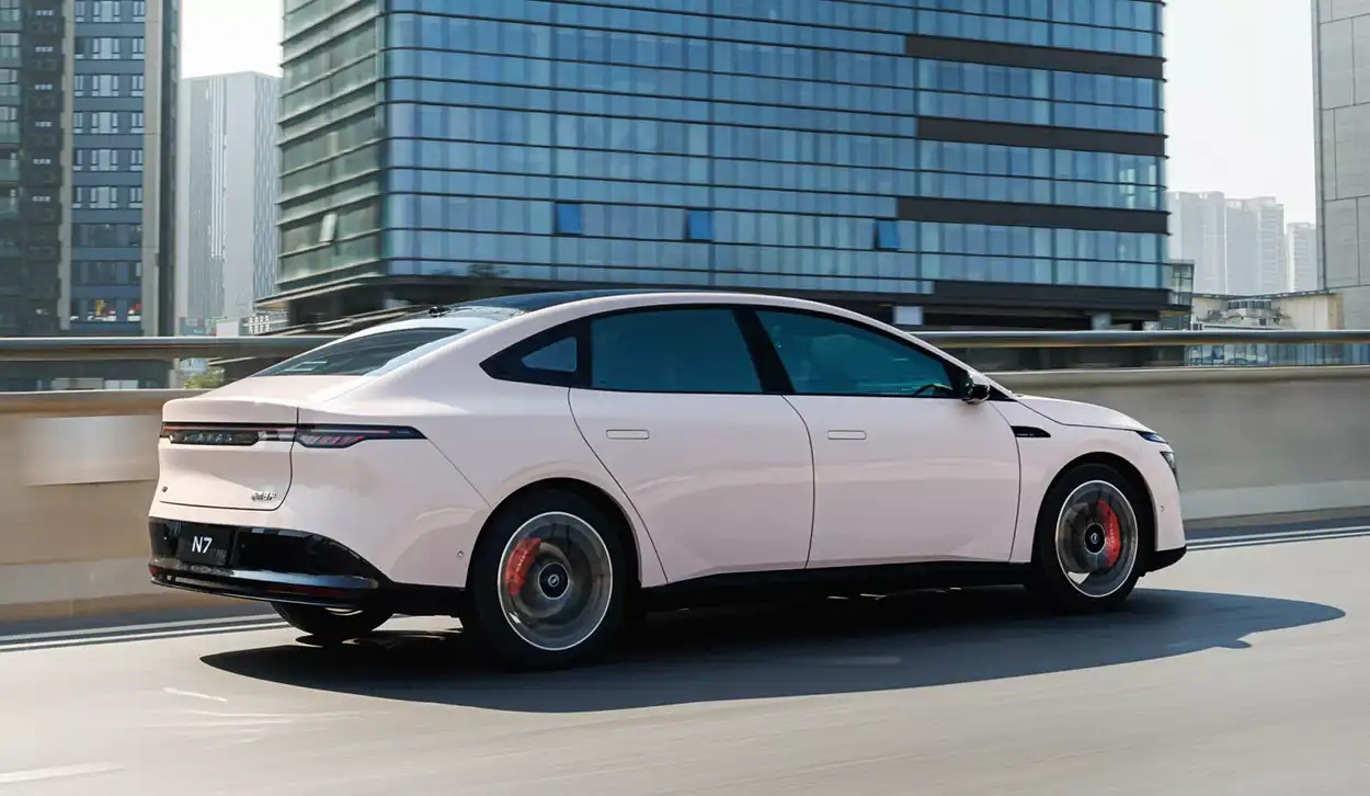Седан Nissan Maxima