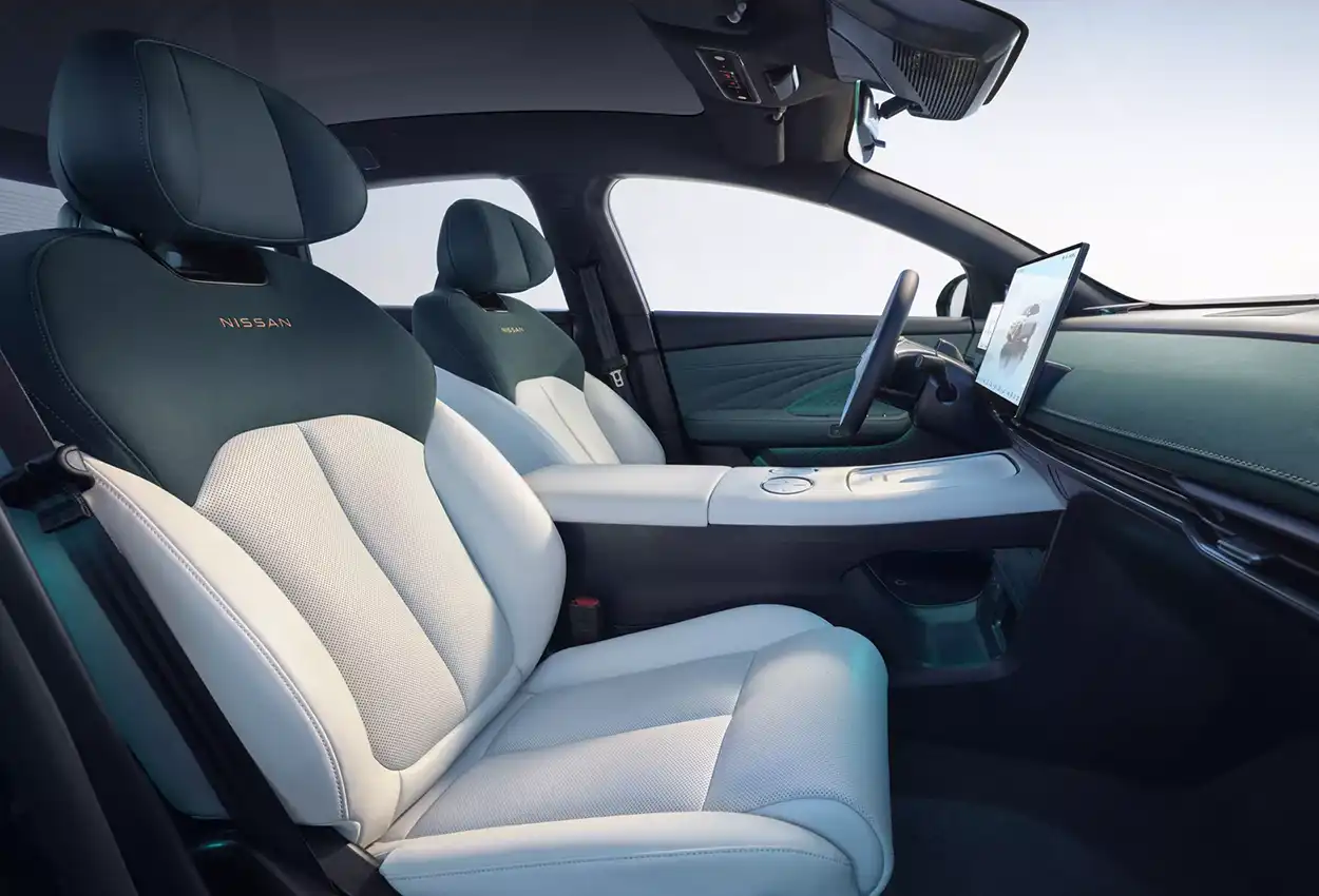 Интерьер Nissan Maxima